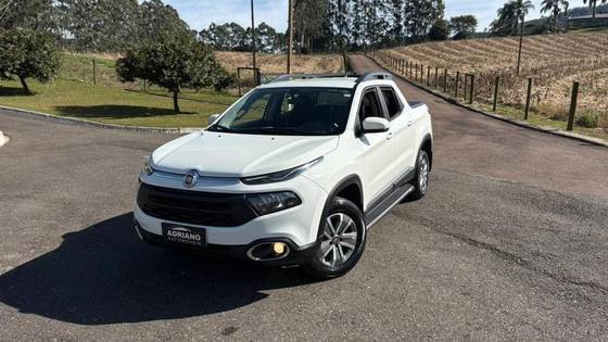 FIAT TORO 1.8 16V EVO FLEX FREEDOM AT6 FIAT TORO 1.8 16V EVO FLEX FREEDOM AT6